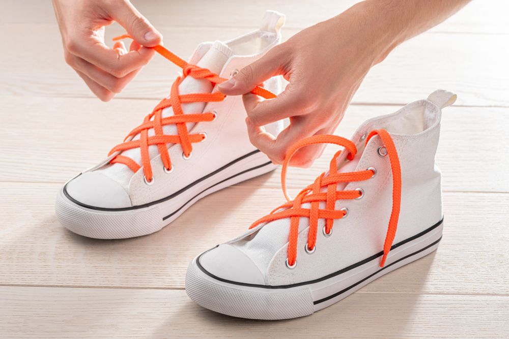 self tying shoelaces
